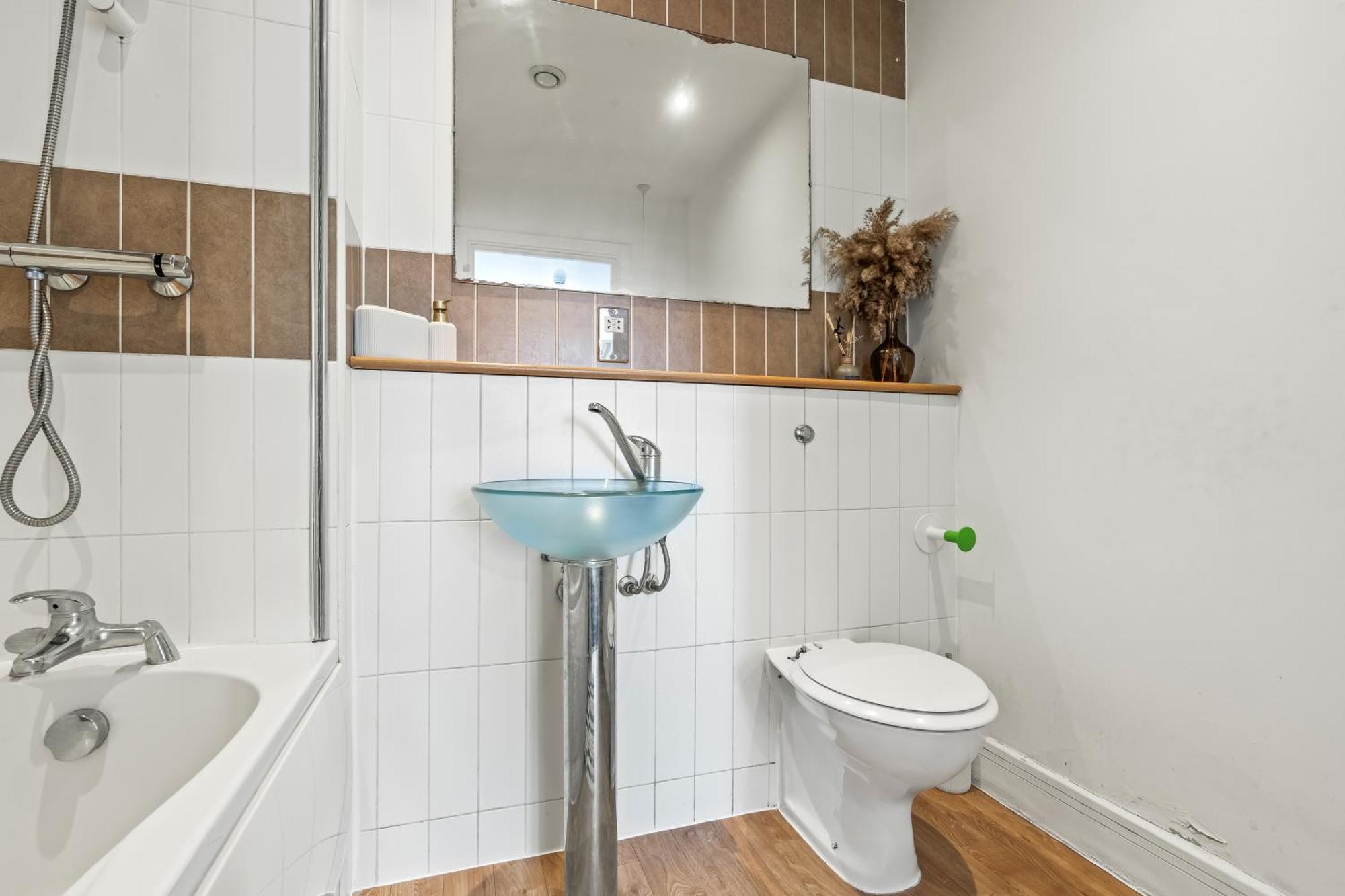 2 Bed The Postbox Free Parking Apartment