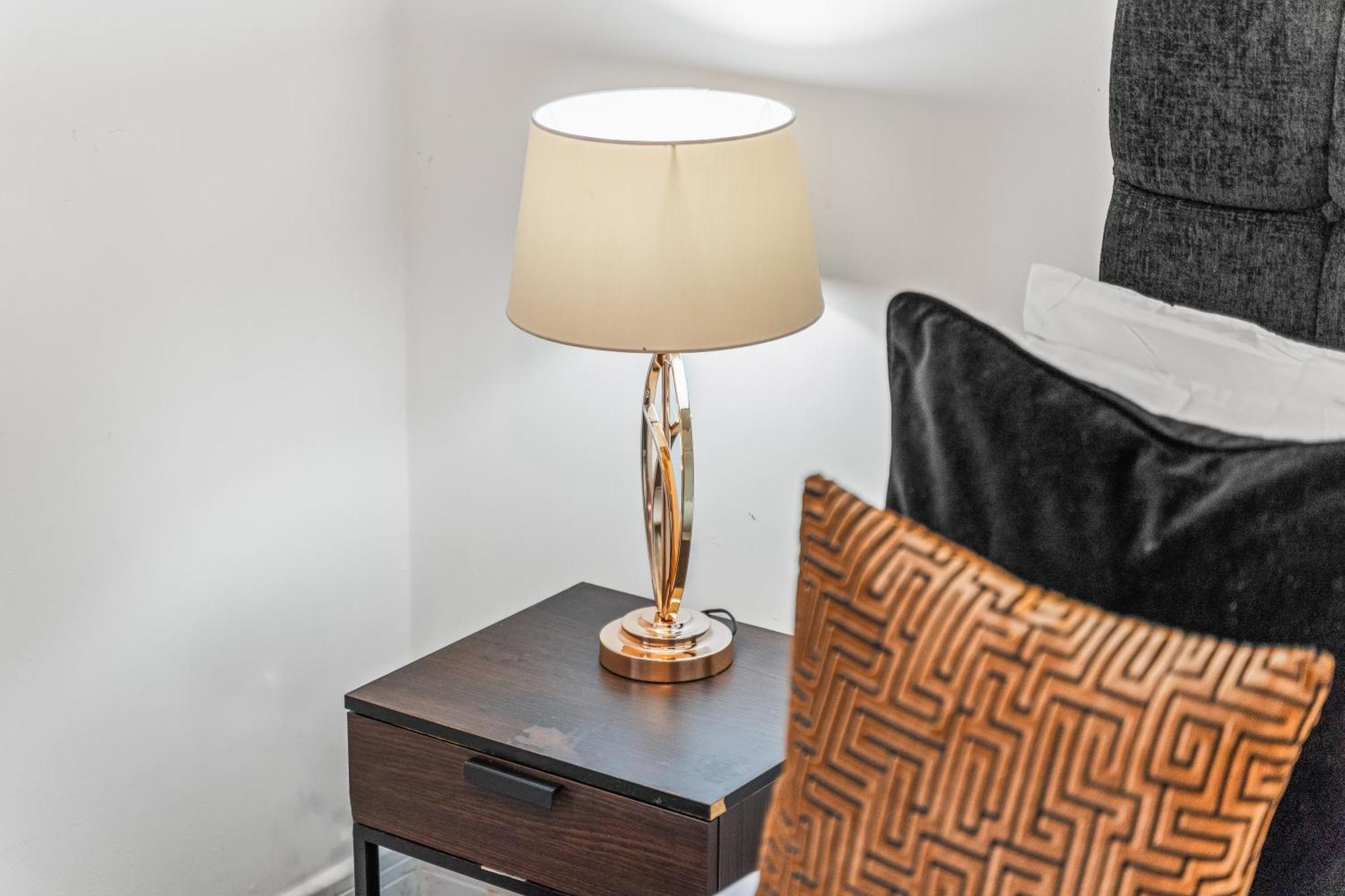 2 Bed The Postbox Free Parking Apartment *