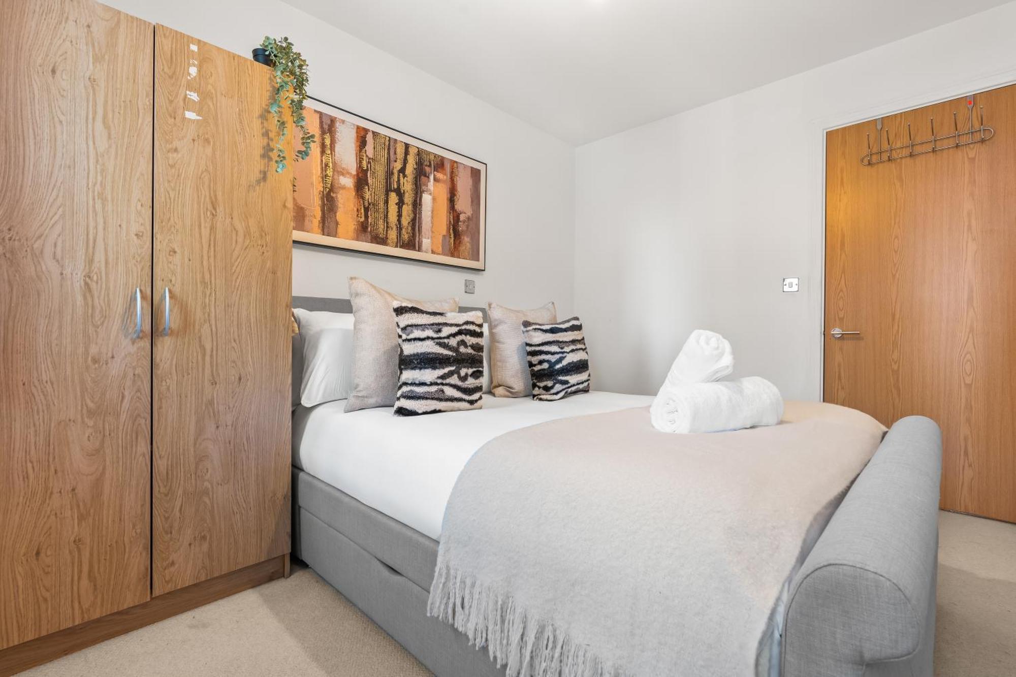 2 Bed The Postbox Free Parking Apartment *